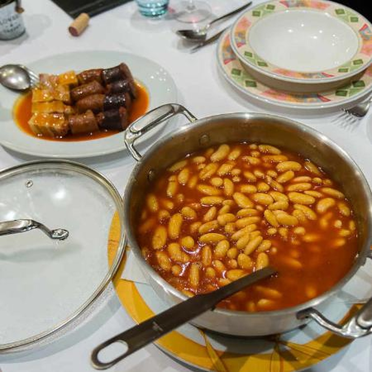 La Felguera celebra la XLIX Fiesta Gastronómica Su Excelencia La Fabada